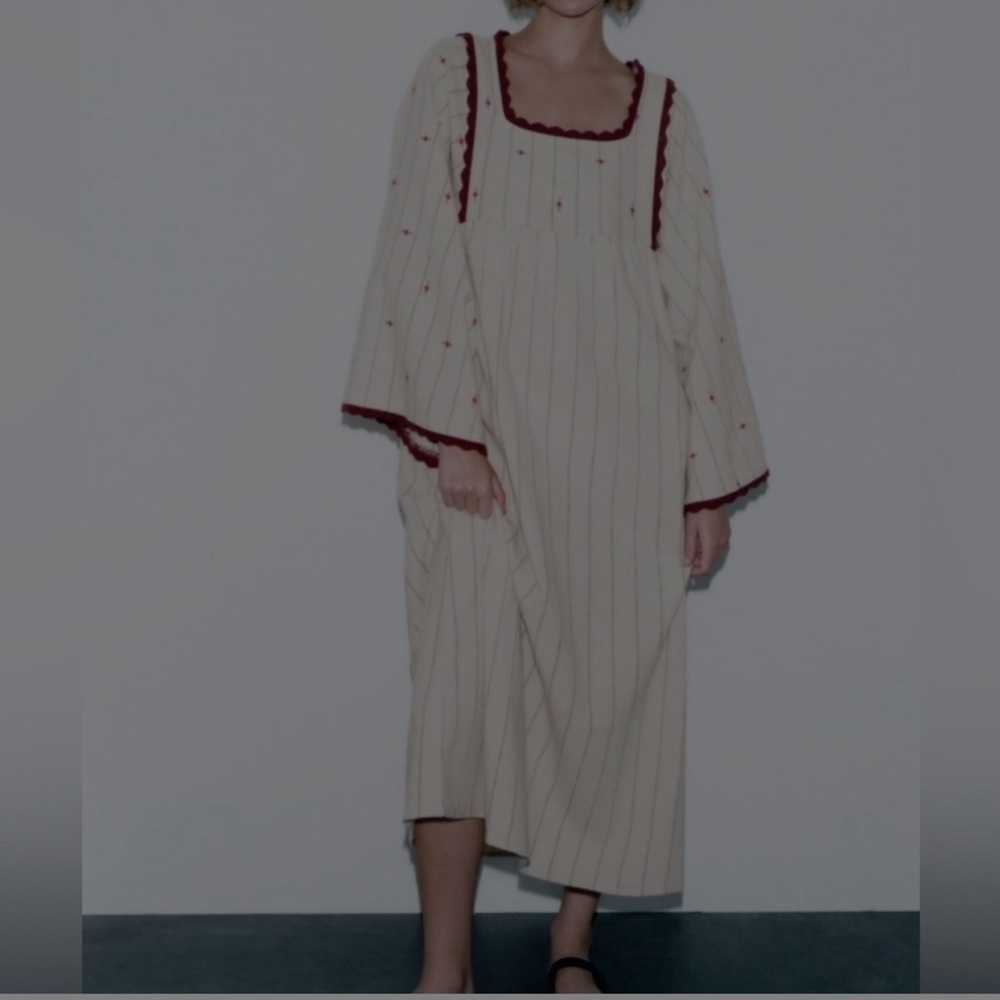 Zara Women's Cream and Burgundy Dress